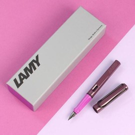 Artbox/Lamy Lamy Safari Fountain Pen Violet Blackberry Free Engraving / 아트박스라미 라미 사파리 만년필 바이올렛블랙베리 무료각인