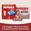 Huggies Nourish Scented Baby Wipes, 10 Push Button Packs (560