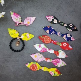 Hanbok fabric, bunny, ultrasonic decoration, Baessi, hair tie, hairpin making materials, gift for foreigners, traditional hair accessory crafts / 한복 원단 바니 초음파 장식 배씨 머리끈 머리핀 만들기 재료 외국인선물 전통 헤어악세사리 공예