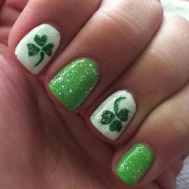 St Patrick MIXFOSAHN Press on Nails Short Square Fake Nails Green White False Nails with Designs Beautiful Lucky Clover Full Cover Stick on Nails Glue on Nails St. Patrick's Day for Women Girls 24 Pcs