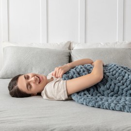 Maetoow Handmade 10 lb Soft Knitted Weighted Blanket, 40 x 60 in Breathable Chunky Knit Gravity Blanket Throw, Home Decor for Sofa Couch Bed, Airy Blue