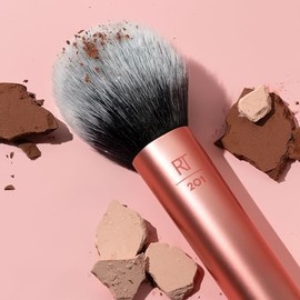 Real Techniques, Brocha de Maquillaje para Polvo y Base Mineral, Aplica Bronceador y Rubor, Cerdas Ultra Suaves                                       