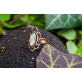 WINDALF LÚNA Bronze Ring 22 mm Elf Window Mother of Pearl High Quality Bronze, Fabric jewellery bag, Mother of Pearl