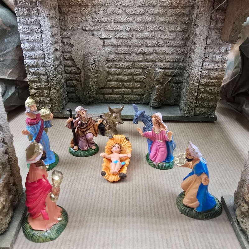 arkamii Set of 8 Nativity Figures Hand Painted Made in