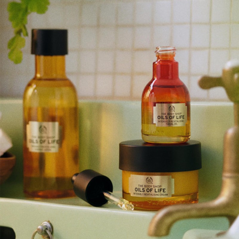 The Body Shop Oils of Life Intensely Revitalizing Cream -