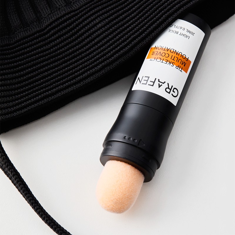 Graphene (Tip Sketch Multi Cover Foundation (FPS50+) + Triple Lip)