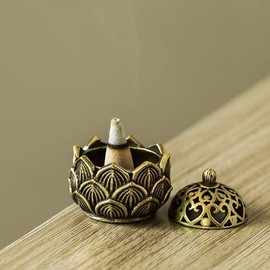 Gold Lotus Incense Burner Vintage Flower Incense Holder Incense Cone Burner for Home Fragrance Decoration Incense Holders (2.9 * 3cm)
