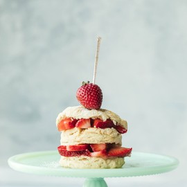 BamboooMN Triangular Appetizer Food and Drink Prism Picks - 4.5" (11.5cm) - Gold Glitter - 1,000pcs