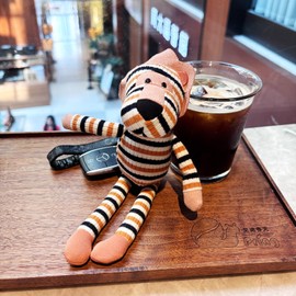 CIATOO 8.7-inch lion plush keychain backpack pendant decoration gift, cute keychain gift (Orange)