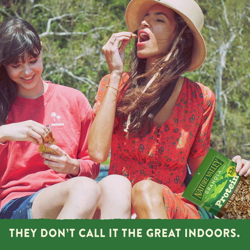 Nature Valley Protein Granola, Oats and Dark Chocolate Granola, Resealable