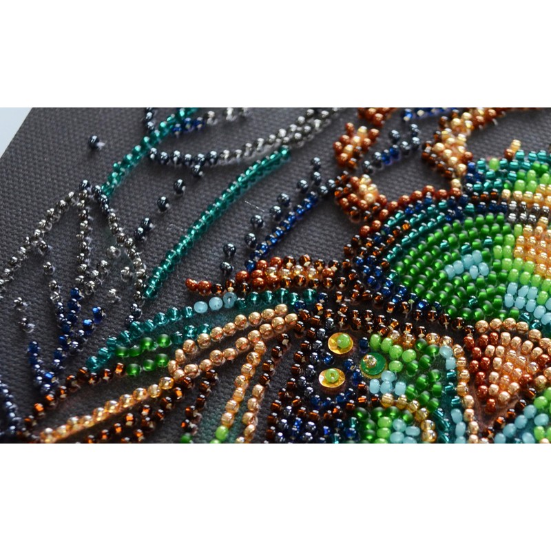 Abris Art Mid-Sized Bead Embroidery kit - Emerald Beetle AMB-105