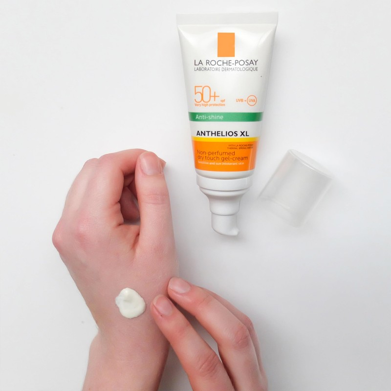 ANTHELIOS TOUCHE SEC SP50+T50ML (Packing may vary).