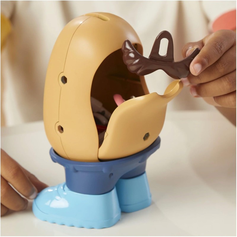 Hasbro Playskool - Classic Mr Potato Head - 13 Accessories