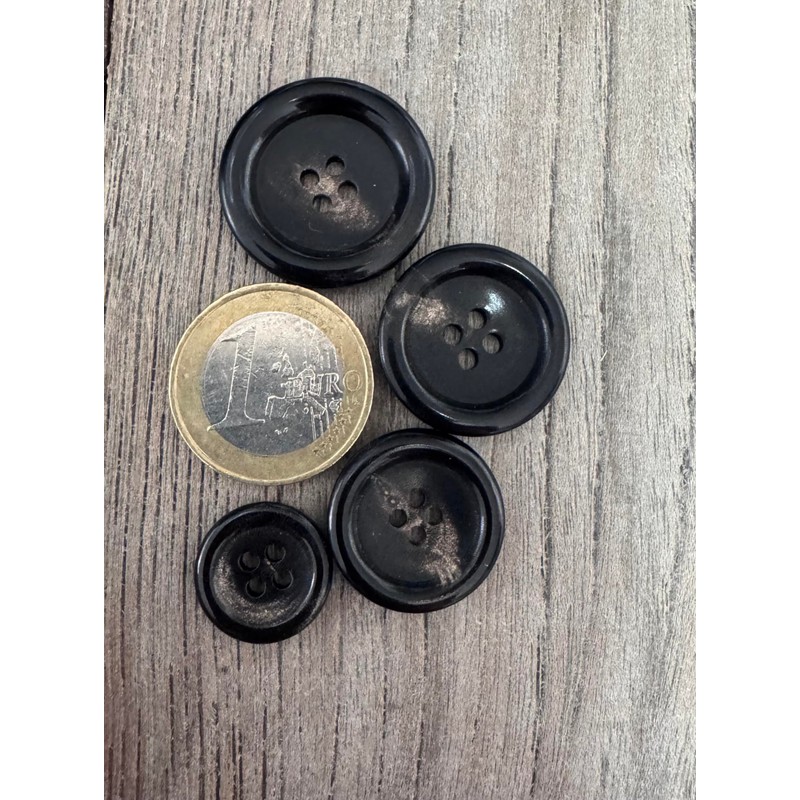 Pack of 10 Real Horn Buttons Black Brown Flat 4
