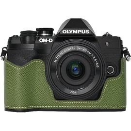 BMAOLLONGB E-M10 IV Case, Handmade PU Leather Half Camera Case Bag Cover Bottom Opening Version for Olympus OM-D E-M10 Mark IV With Hand Strap (Green)