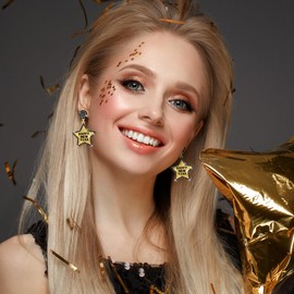 PEALICIOUS Happy New Year Earrings for Women Glitter Rhinestone Earrings Sparkly Gold Star Earrings New Years Jewelry Holiday Earrings for Girls as New Years Gifts Matching New Years Eve Outfit