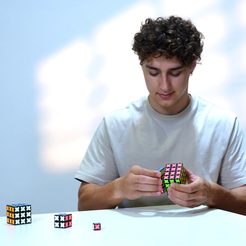 TOSY Magnet Cube 4x4 - 560 Magnets, 70 Blocks, 8