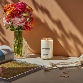 Homesick Vela perfumada, vela de flores silvestres – aromas de geranio, peonía, magnolia, 14 onzas
