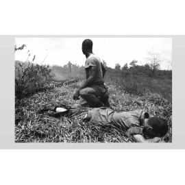 Vietnam War Viet Cong Booby Trap PHOTO US Army Lieutenant Treated by Medic 66