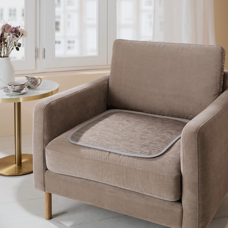 Erwin Müller Incontinence Seat Cover, Red/Brown, 45x45 cm