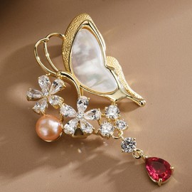 Museum Goods Korean-Chinese Gourd Mues Butterfly Brooch White Mother-of-pearl Freshwater Pearl Phalaenopsis Korean Traditional Gifts for Foreigners I agree to third-party provision for delivery / 박물관굿즈 국중박 뮷즈 나비 브로치 백자개 담수진주 호접 한국전통 외국인선물 배송을 위한 제3자 제공에 동의합니다