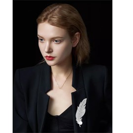 LPYO Feather Brooches Pin for Women Men Elegant Rhinestone Pearl Feather Leaf Lapel Pins for Clothing Bag Hat Dress Wedding Party Accessories (CZ silver)