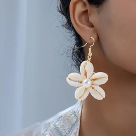 Shell Earrings for Women Gold Flower Earrings Dangle Sea Shell Earrings Summer Beach Vacation Essentials
