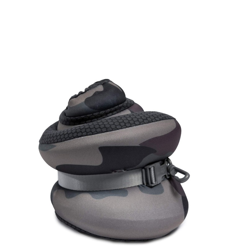 Lug Snuz Wrap Travel Pillow, Camo Black, One Size