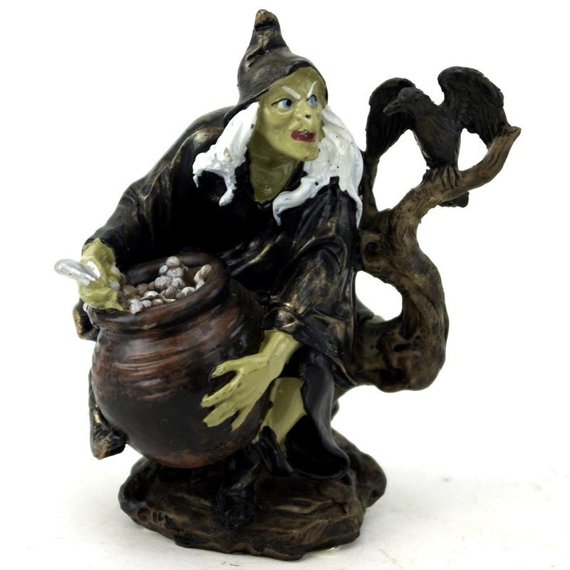 GeKi Trend Little Witch with Cooking Pot and Raven Fantasy
