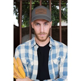 Heritage Pride Canine Collection Labrador Retriever Duck Hunting Dog Mens Engraved Leather Patch Mesh Back Trucker Hat, Khaki/White