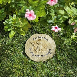 Lily's Home Kitty Angel Pet Loss Garden Memorial Outdoor Remembrance Plaque Stepping Stone for Loss of A Loved Cat, “Run Free Now, Go Play with The Angels”, Polyresin