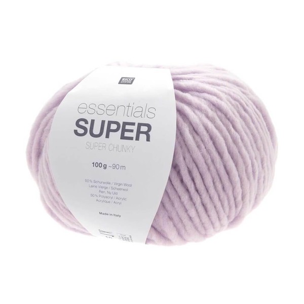 Discover the warmth and lightness with the Essentials Super Chunky