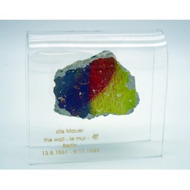 Berlin souvenirs Original Berlin Wall Piece Display in a transparent arch (4'' x 4'' Large)