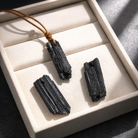TSdiyART Black Tourmaline Necklace, Healing Natural Gemstone Pendant Necklace, Bohemian Crystal Protection Necklace Spiritual Jewelry (Black Tourmaline)