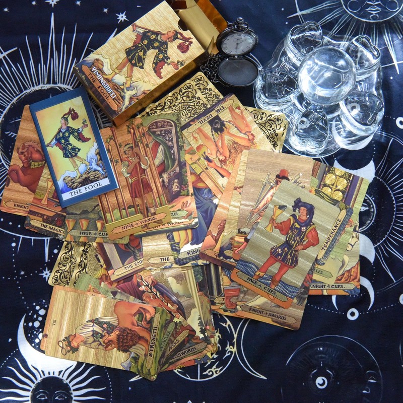 YIMINGOUFEI Tarot Card Deck 78 Cards Gold Foil Embossed Medieval