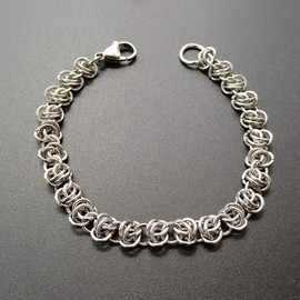 Handwoven Stainless Steel Chain Mail Link Bracelet with Barrel Weave, 20 cm