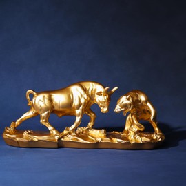 oliruim Wall Street Bull Statue, Bull Market and Bear Market Statue, Stock Market Sculpture, for Office, Desktop, Bookshelf, Living Room, Study, Home Decor, Financial Advisor Gift (Brown)