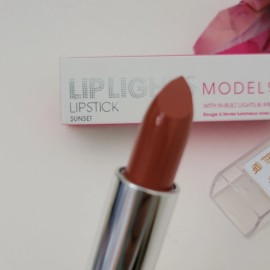 ModelCo Model Co LIP LIGHTS LIPSTICK with IN-BUILT lights &amp; mirror 0.12 oz SUNSET