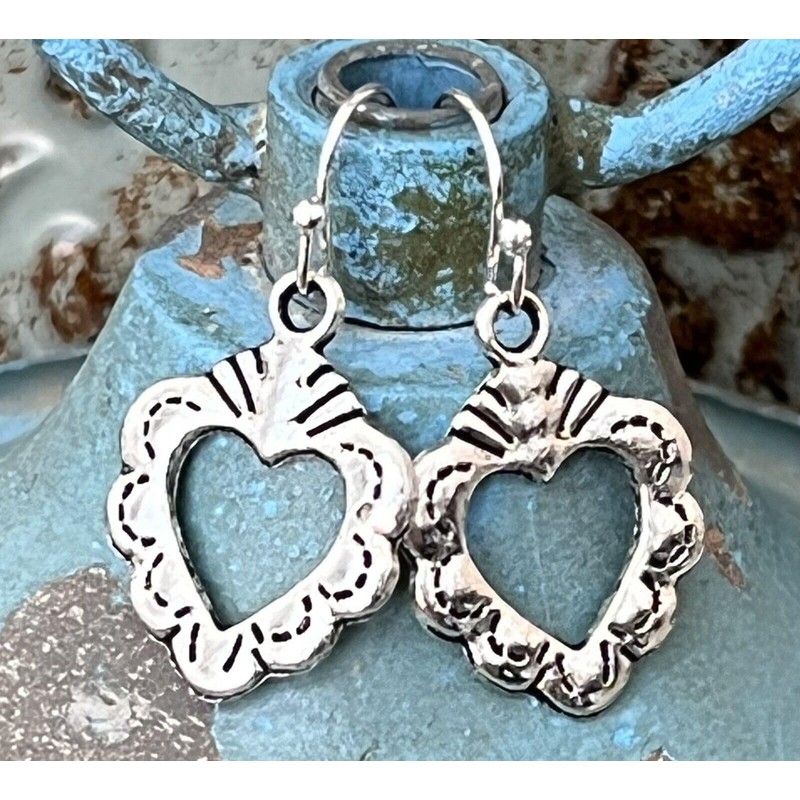 Antique Silver Lacey Heart Dangle Earrings Love Romance. Jewelry Earrings