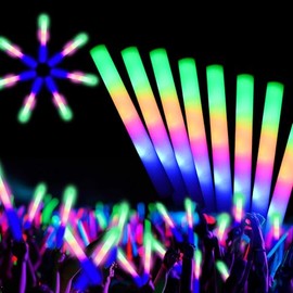 SVYIQ 12 piezas de palos de espuma brillantes a granel con 3 modos de parpadeo colorido, palos de espuma que se iluminan, palos brillantes para boda, suministros de fiesta que brillan en la oscuridad