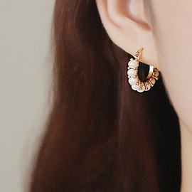 Dainty Shell Pearl Huggie Hoop Earrings for Women Girls S925 Sterling Silver Round Beaded Ball Small Hoops High Polised Pearls Minimalist Hooped Fashion Luxury Jewelry Gifts Her Wife Mom (Gold)