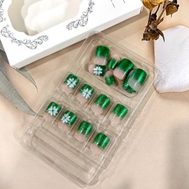 St. Patrick's Day Green French Tip Press on Nails Short White Four-leaf Clover Design Green False Nails Full Cover Nude Stick on Nails Artificial Green Glitter Powder Acrylic Glue on Nails for Women