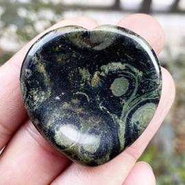 Ladeukoi Crystal Thumb Worry Stone, Healing Crystal Bag Stone for Anxiety Stress Relief Meditation Hand Carved 40 mm, Kambaba Jasper