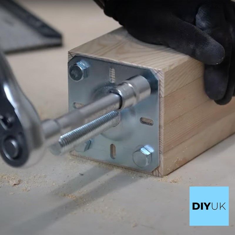 Fence Posts Size: 100mm x 100mm (4" x 4") Pack