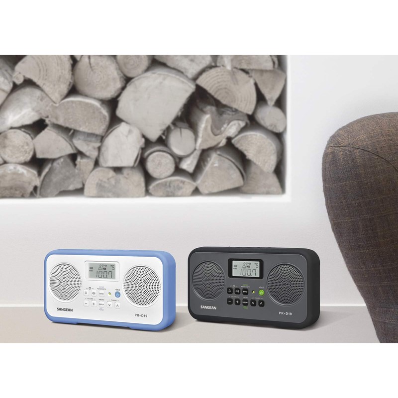 FM Stereo/AM Digital Tuning Portable Radio with Protective Bumper (Blue)