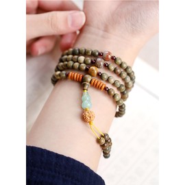 Mansiyuyee 8mm Natural Green Sandalwood 108 Mala Bracelet for Women with a Jade Wu Lou Buddhist Necklace Prayer Beads