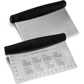 Innoteck Essentials Stainless Steel Dough Scraper - Multi-purpose Kitchen Tool with Measuring Marks - Ergonomic Rubber Handle, Ideal for Baking, Grilling, Slicing