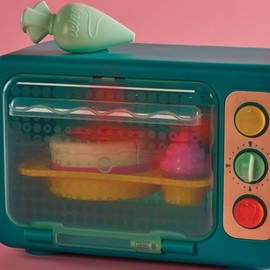 B. toys – Play Oven Set – 22 Pieces Cake Baking Playset – Pretend Cupcake Decorating – Lights & Sounds – 3+ Years– Mini Chef – Bake – a – Cake Playset