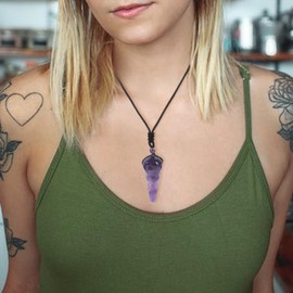 Loveliome Natural Crystal Stone Raven Skull Pendant Necklace Hand Carved Crow Head Charm with Adjustable Cord, Amethyst