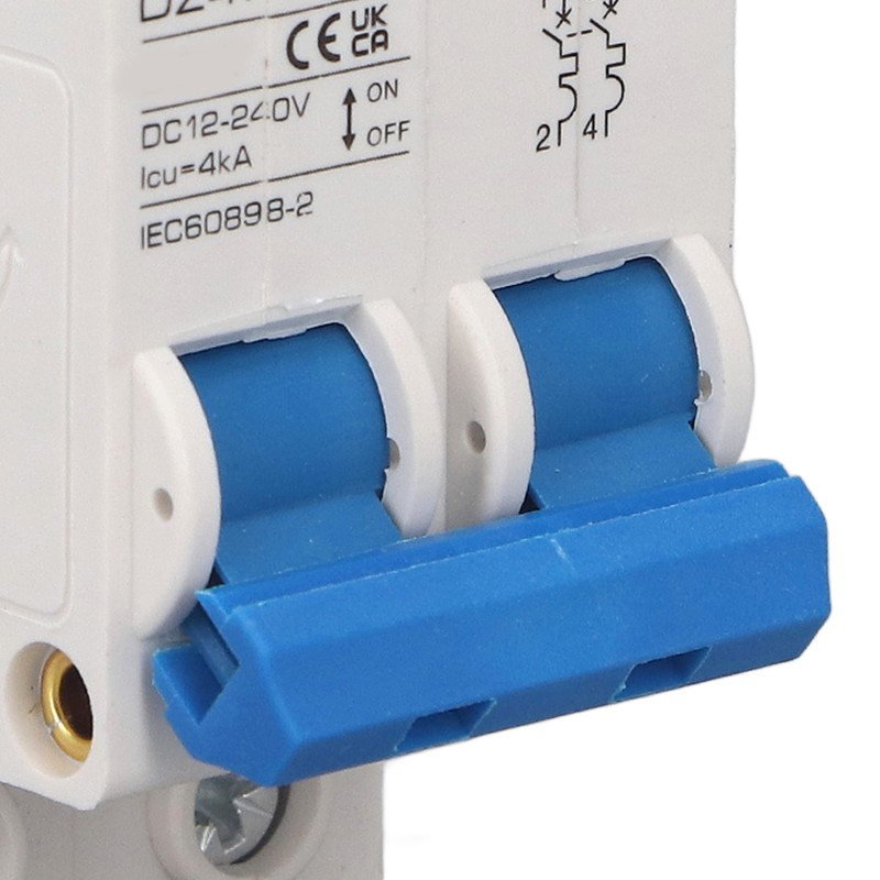2P Photovoltaic DC Circuit Breaker High Sensitivity Overload Protection Switch